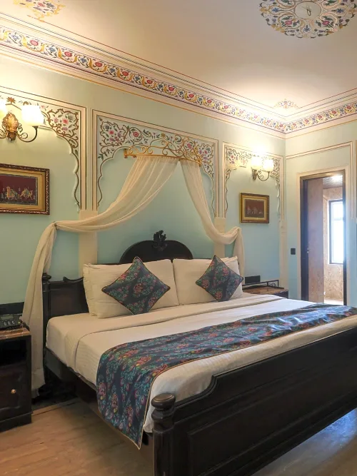 Heritage suite bedroom — Traditional Heritage Haveli Heritage suite bedroom — Traditional Heritage Haveli